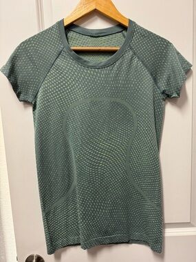 Lululemon Athletic Seamless Short-Sleeve Top - Sage Green